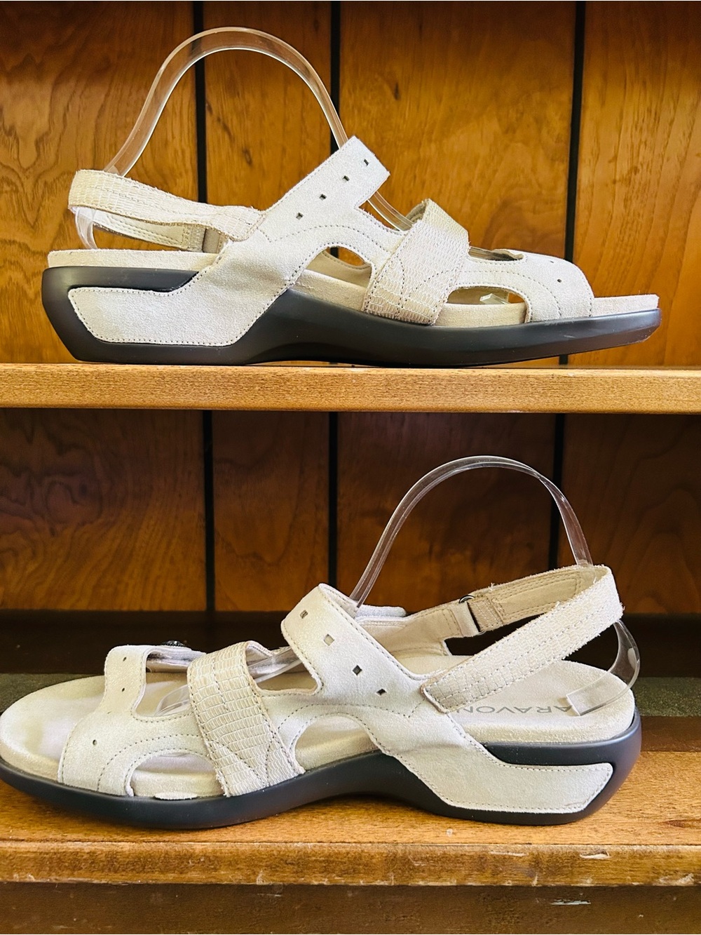 Aravon Beige Metallic Sand Power Comfort 3 Strap Adjustable Sandals 12 D WIDE - Picture 5 of 11